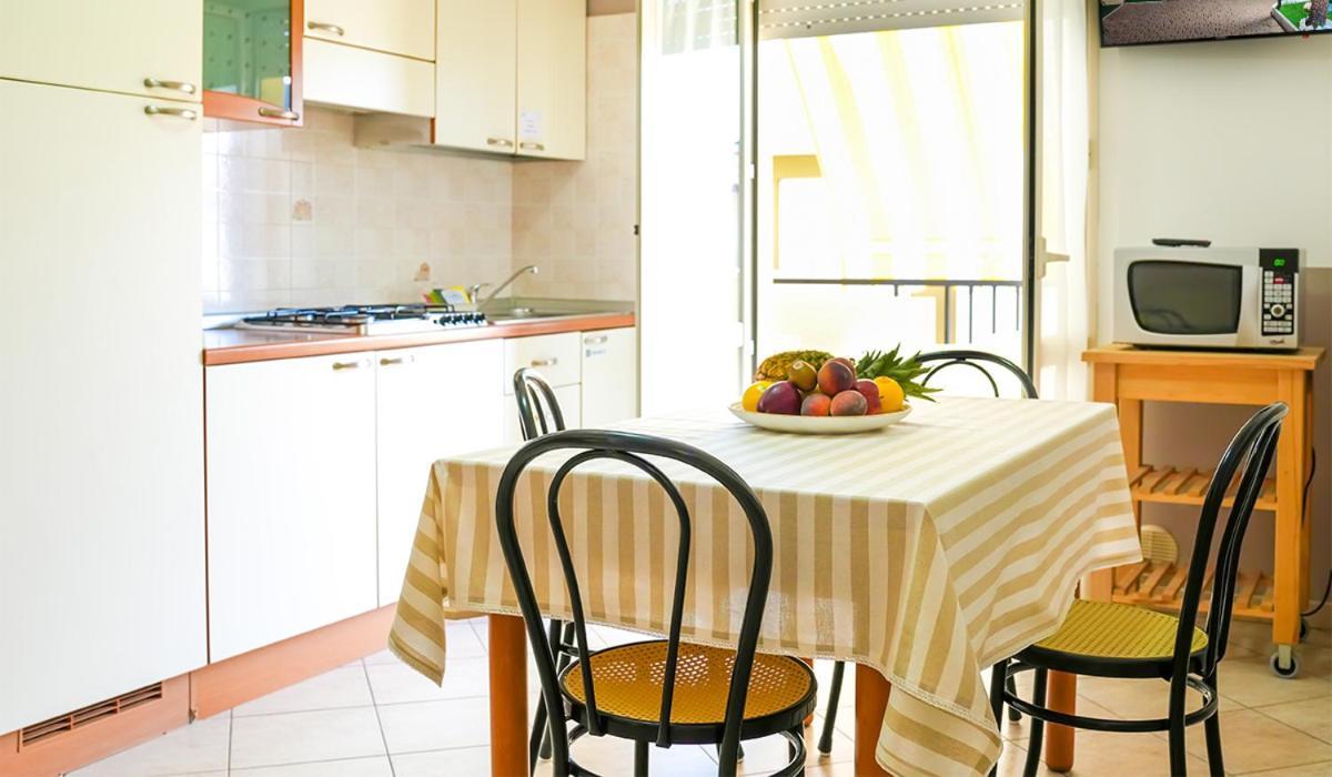 Residence Riviera Alba Adriatica Bagian luar foto