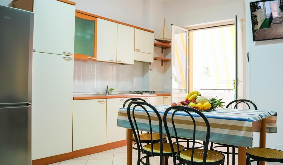 Residence Riviera Alba Adriatica Bagian luar foto
