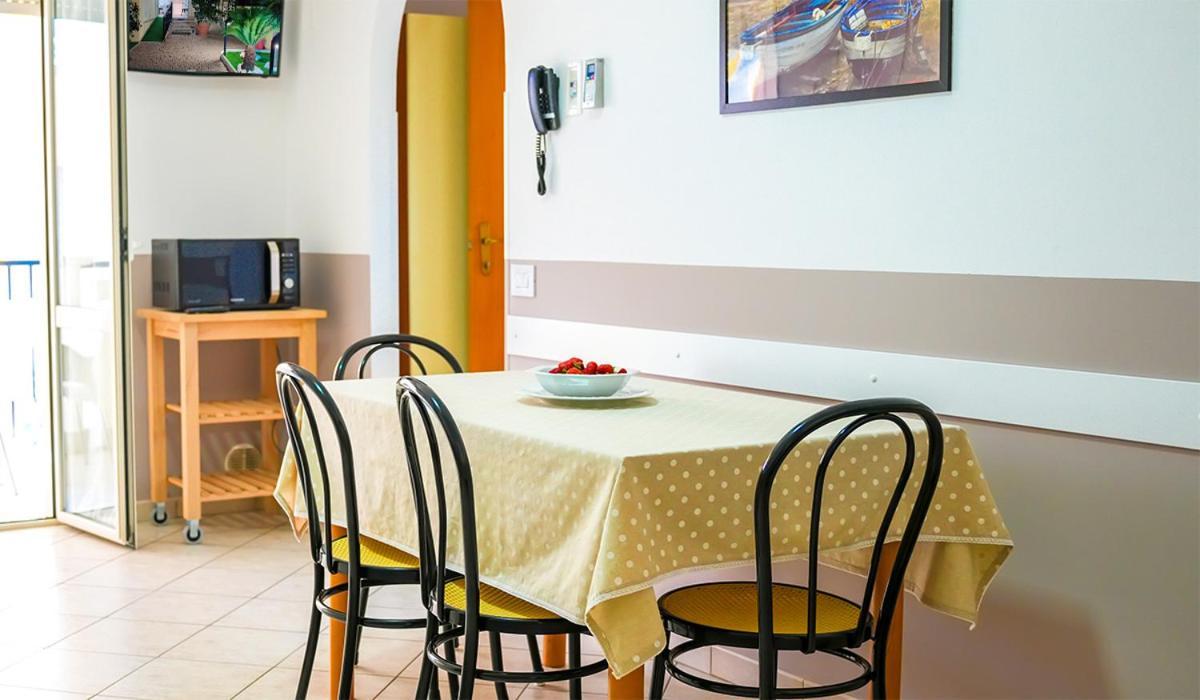 Residence Riviera Alba Adriatica Bagian luar foto