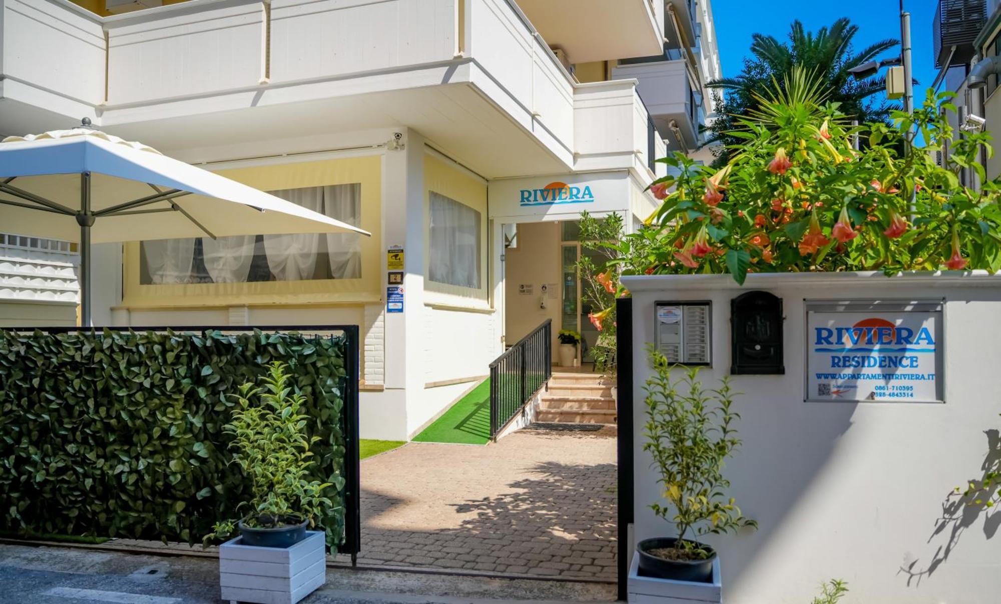 Residence Riviera Alba Adriatica Bagian luar foto
