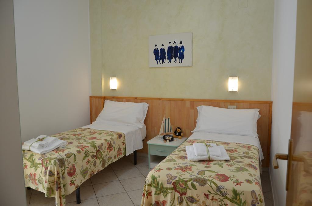 Residence Riviera Alba Adriatica Bagian luar foto