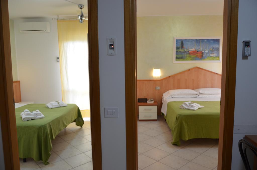 Residence Riviera Alba Adriatica Bagian luar foto