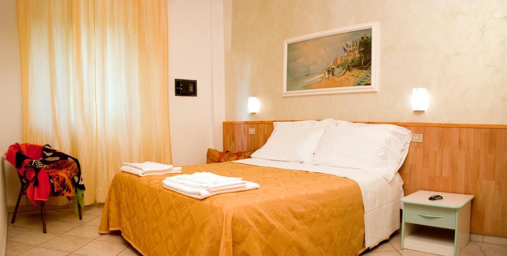 Residence Riviera Alba Adriatica Bagian luar foto