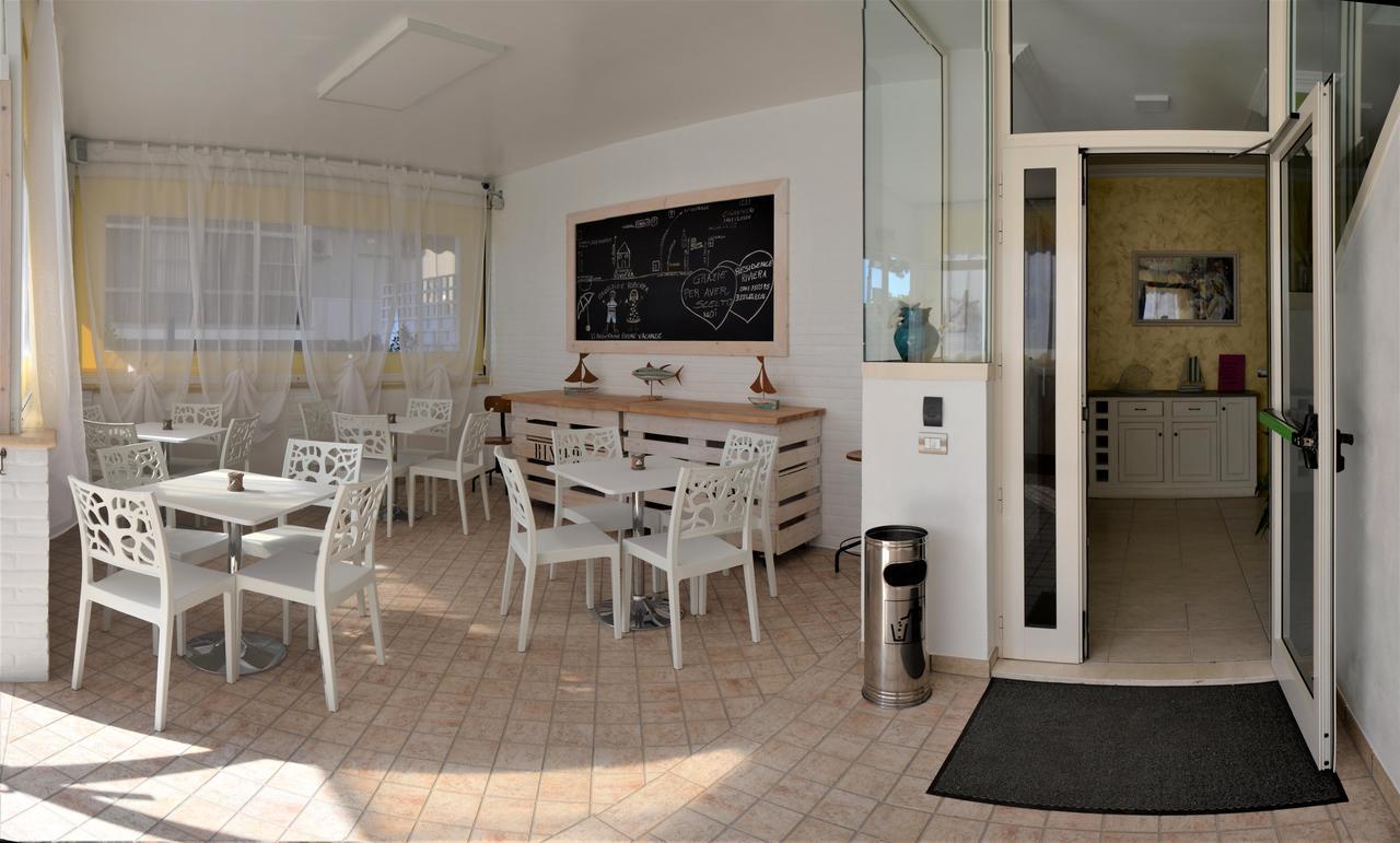Residence Riviera Alba Adriatica Bagian luar foto