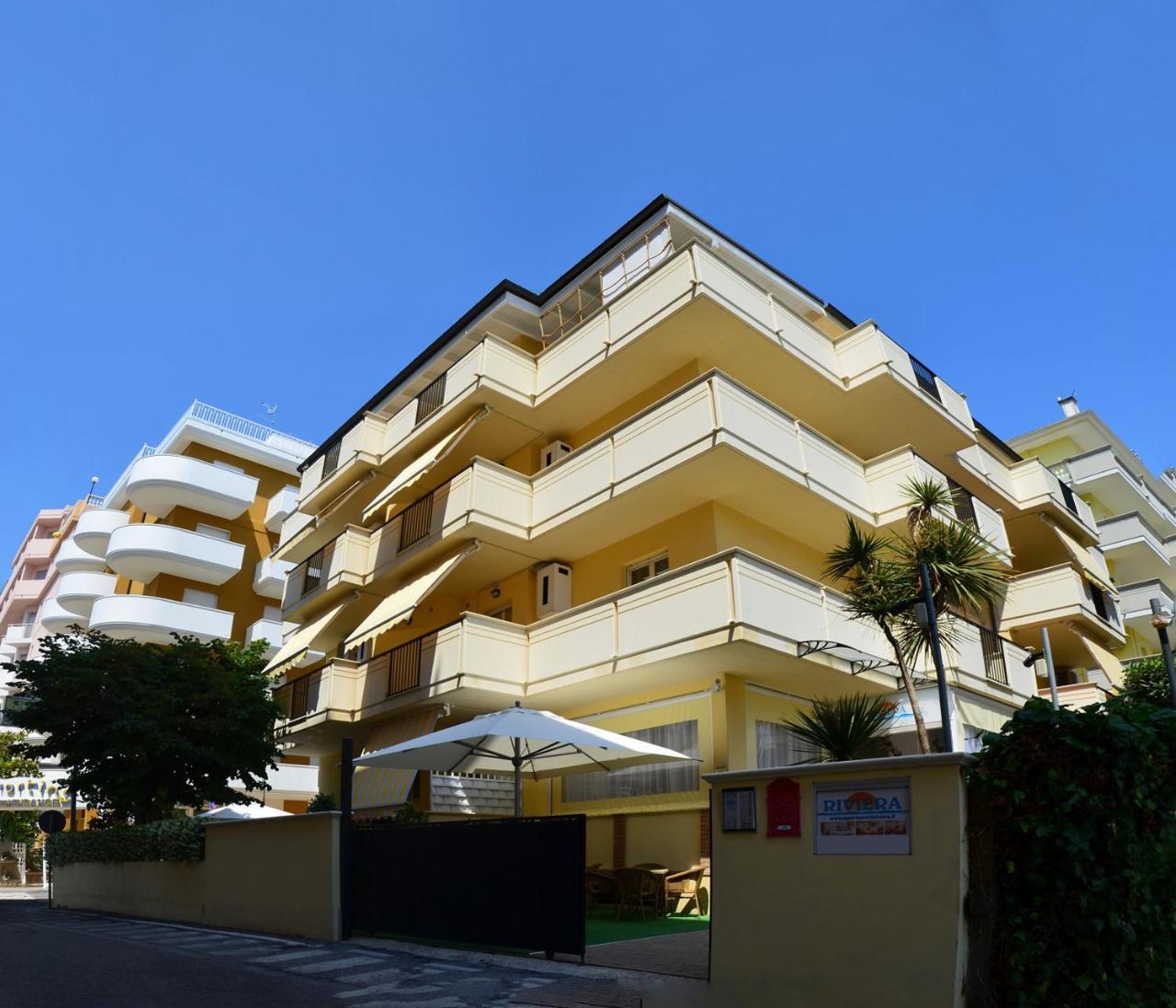 Residence Riviera Alba Adriatica Bagian luar foto